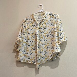 3/4 sleeve blouse with flower pattern